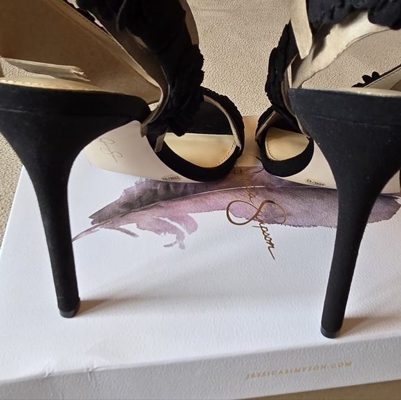 Jessica Simpson Black Floral Heels - Picture 2 of 7